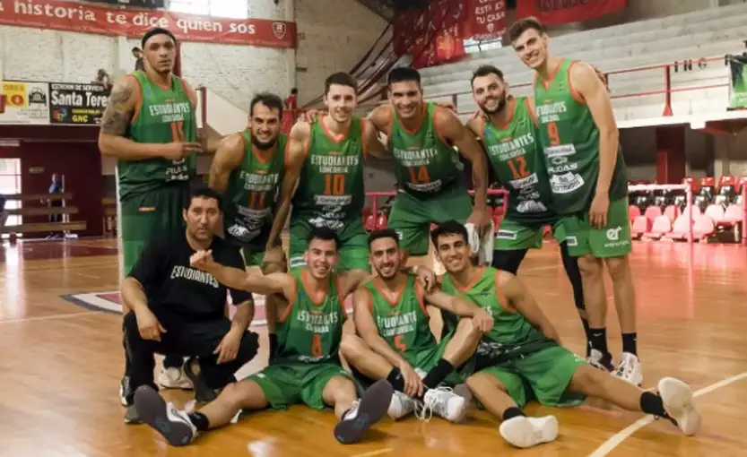 Yarza (10), parte del plantel de Estudiantes de Concordia.