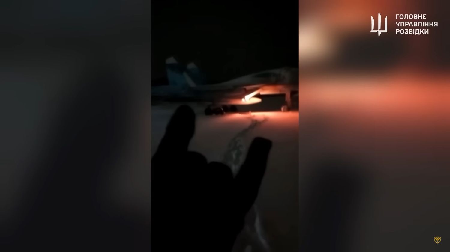 Pro-Ukrainian forces set fire to a Russian Su-34 at their airbase and calmly withdraw