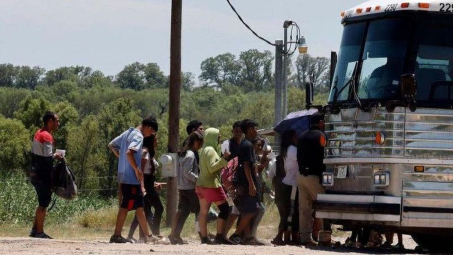 En un autobús de migrantes: muere niña venezolana de 3 años de edad cuando se trasladaba a Chicago