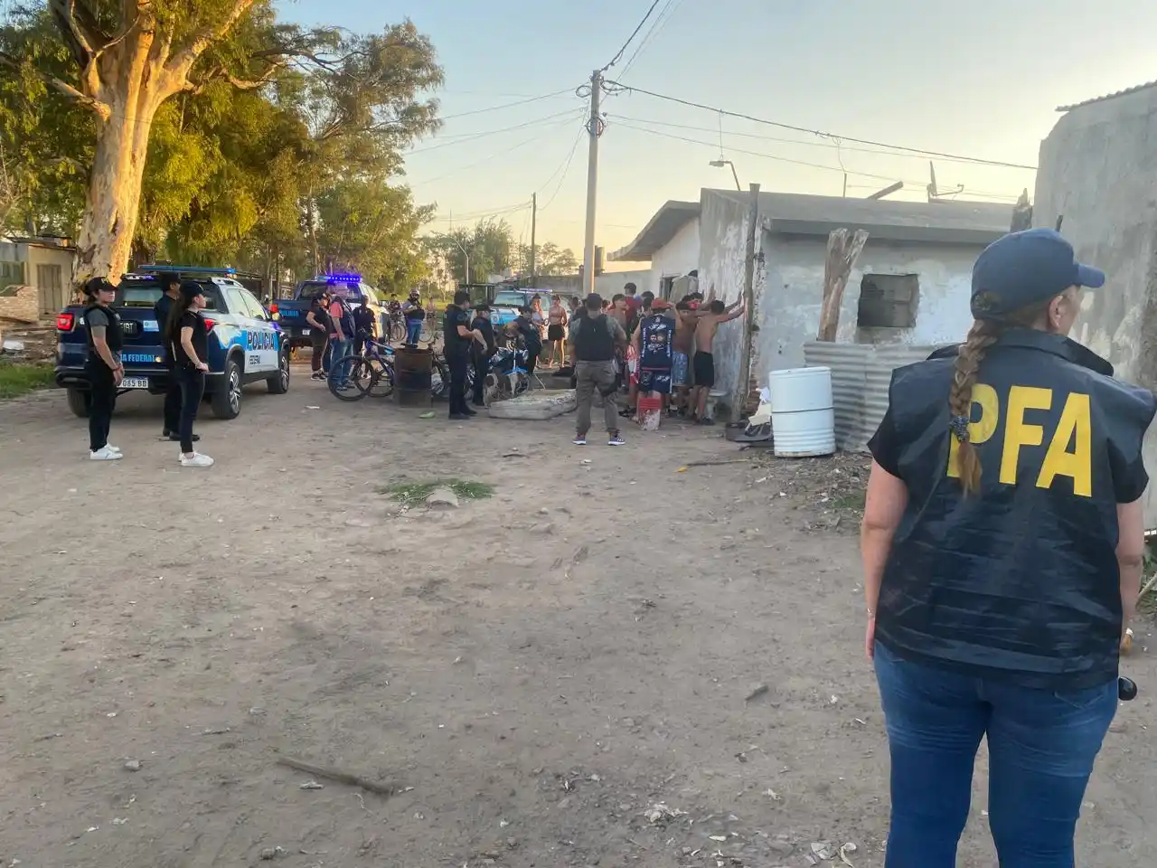 El operativo en uno de los barrios más inseguros de Frontera.