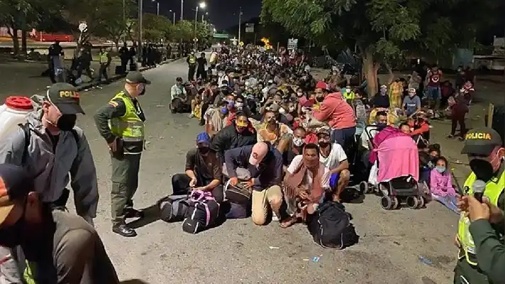 DAVID SMOLANSKY: «La mitad de los migrantes venezolanos están indocumentados»