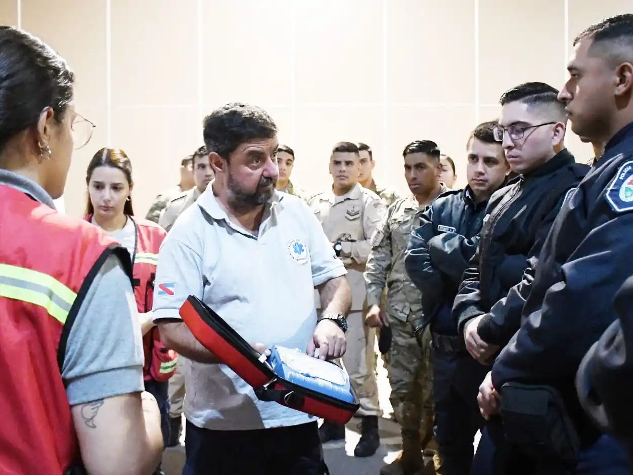 Capacitación en RCP a integrantes de las fuerzas armadas y de seguridad