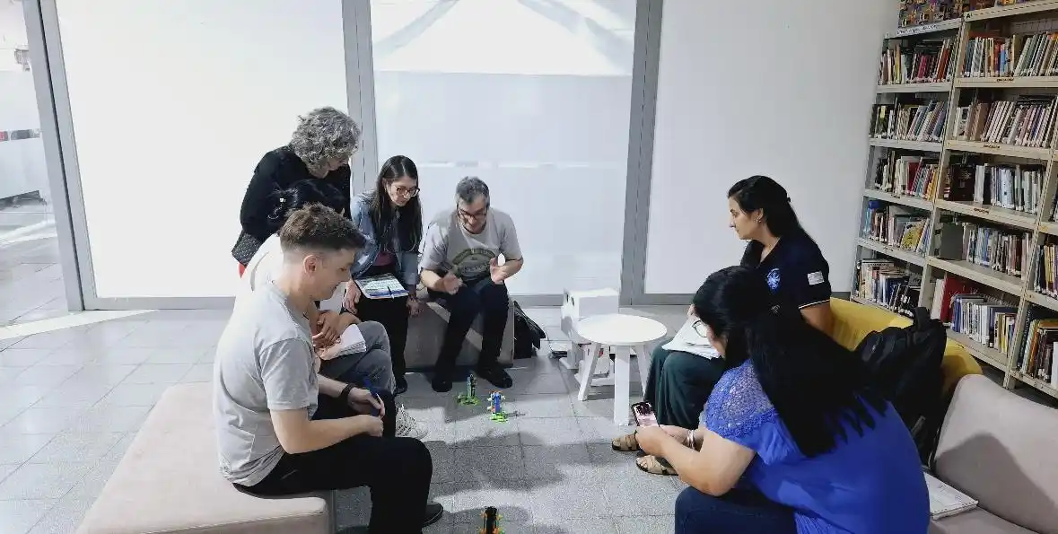 Los docentes durante el simposio