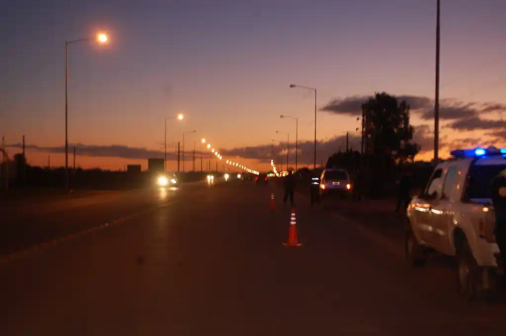 Un joven ciclista sufrió fracturas  al ser embestido por un auto