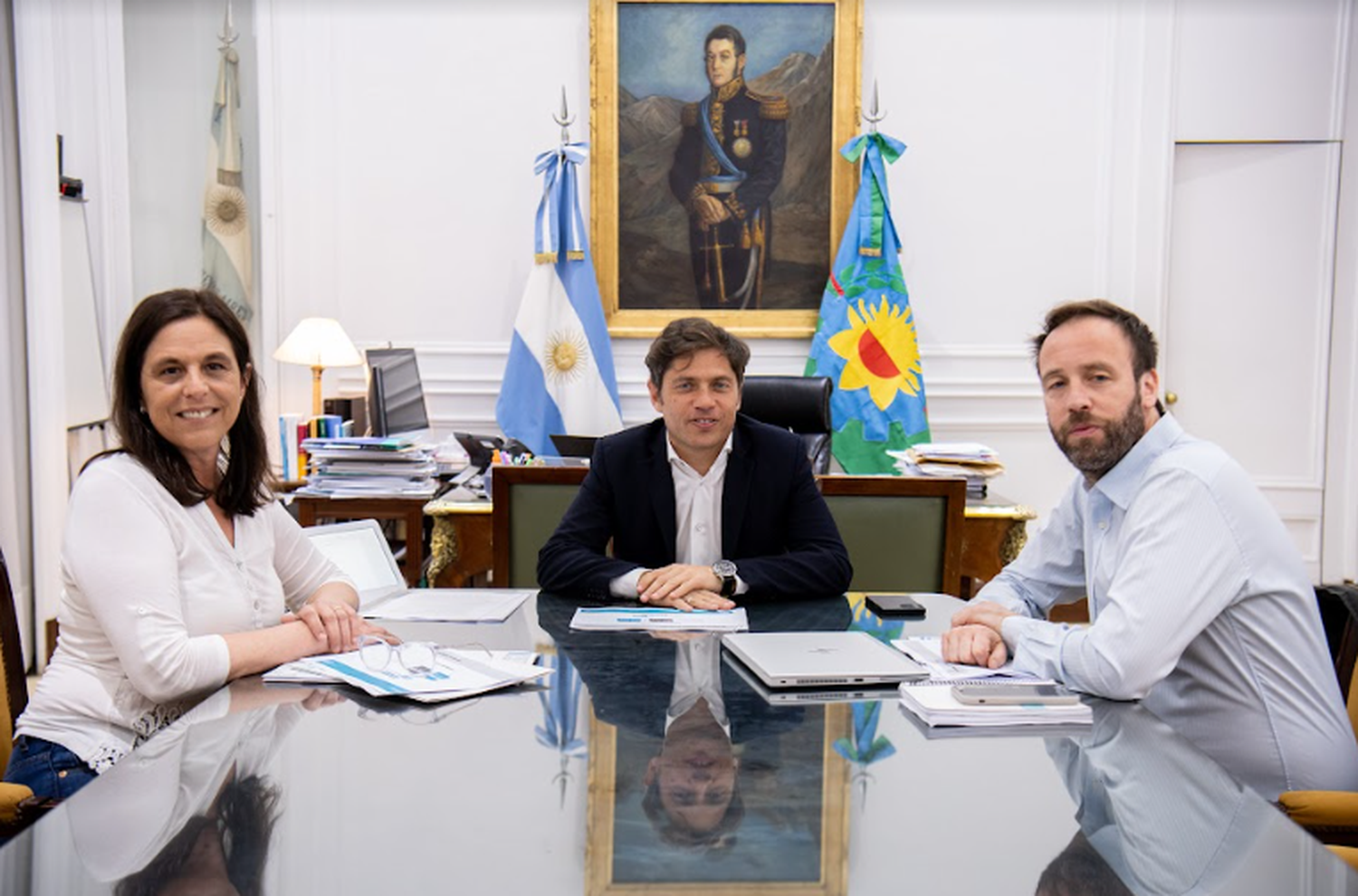 Kicillof y Moretti oficializaron un aumento de 42,45% para las jubilaciones y pensiones mínimas del IPS