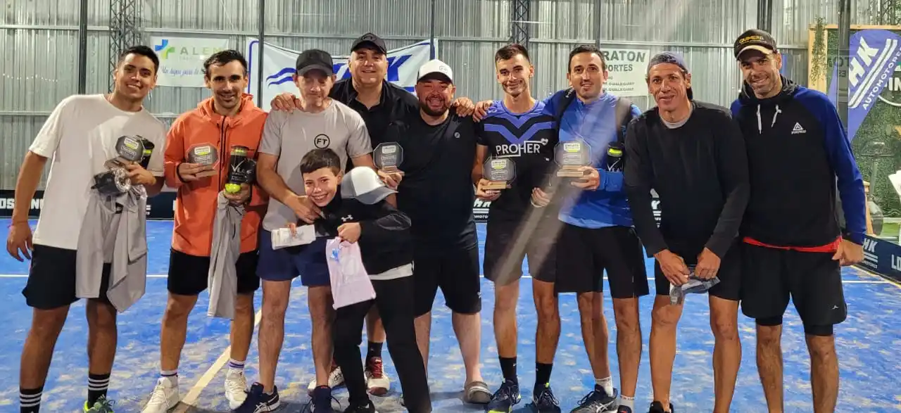 Gran torneo de pádel se disputó
en el Complejo "Los Pinos"