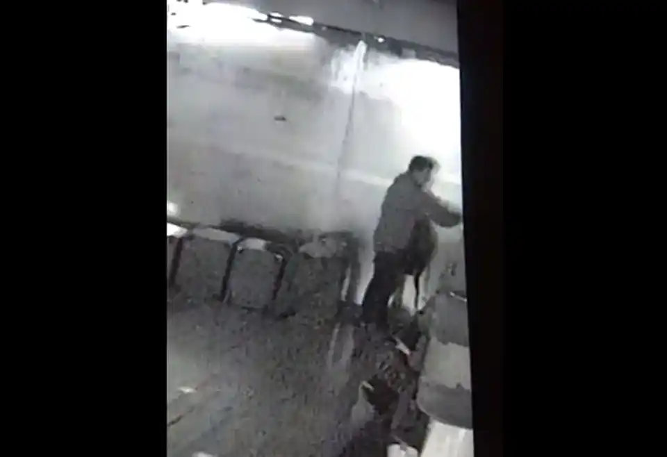 Difunden video de un robo para encontrar al delincuente