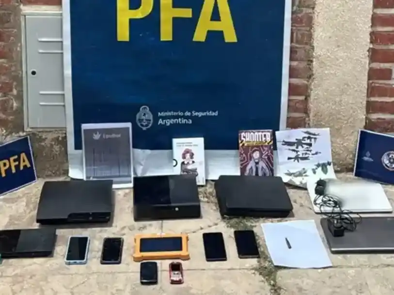 El caso se originó tras un reporte internacional que alertó sobre conversaciones en redes sociales con referencias a un posible ataque escolar.