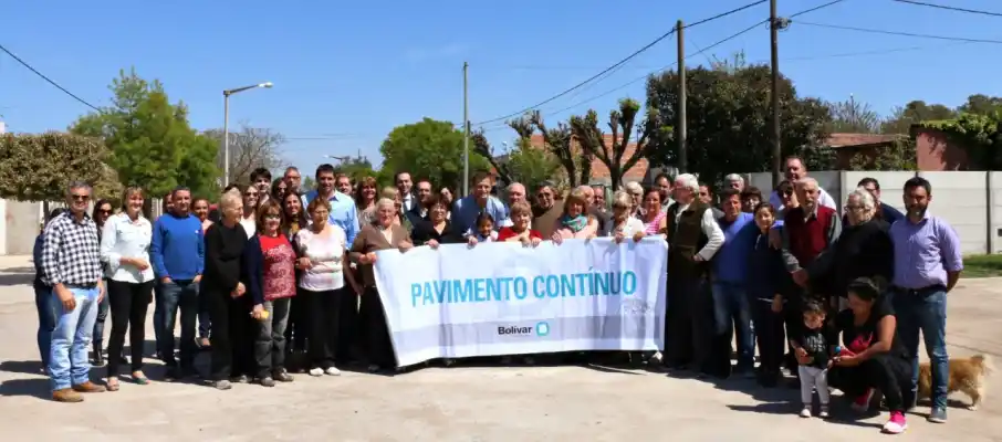 Bolívar: "Bali" Bucca inauguró pavimento en barrio Los Tilos