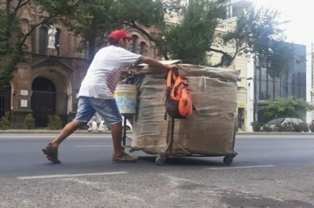 Nueva forma de “cartonear” en el macrocentro de Rosario