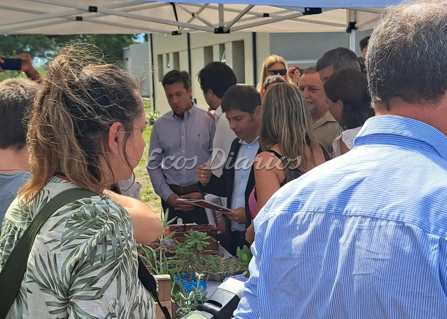 Axel Kicillof junto a funcionarios provinciales y el intendente, Arturo Rojas