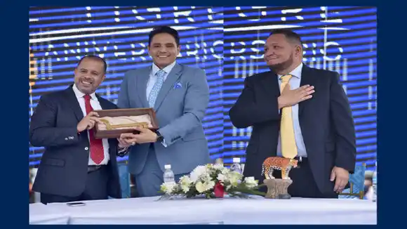 ¿LA GENERACIÓN DE CRISTAL? Alcalde Paraqueima pide disculpas por video donde regala un juguete sexual