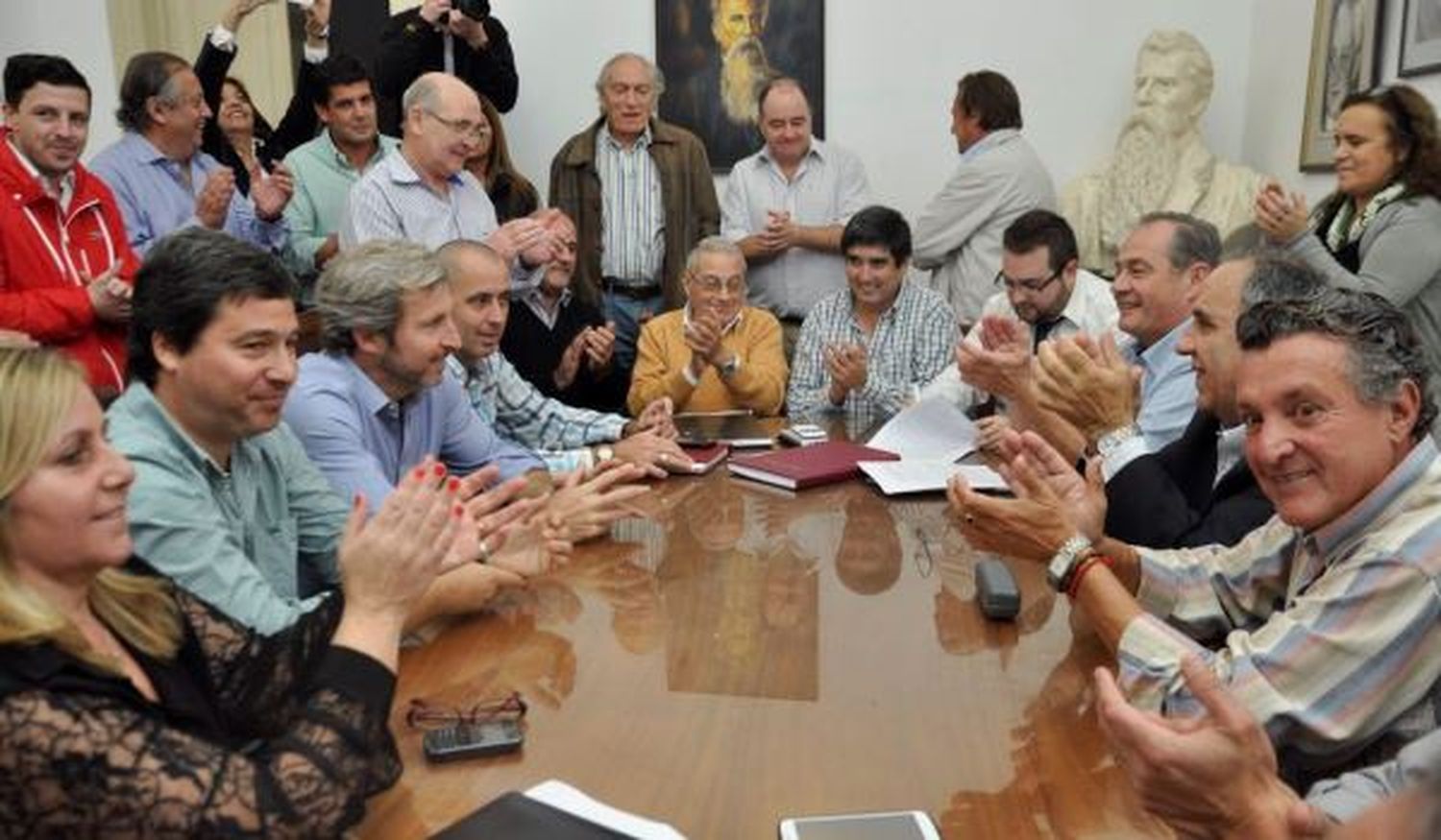 Se creó el frente opositor en la provincia: "Cambiemos Entre Ríos"