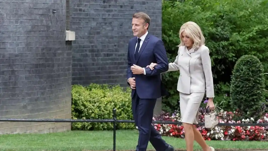 Emmanuel Macron y su esposa Brigitte.