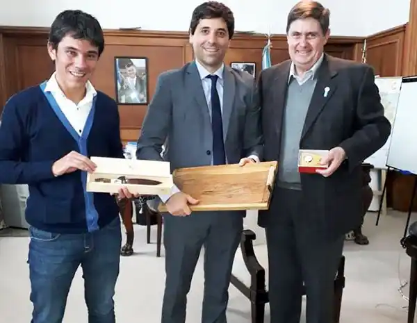 Gargaglione firmó acuerdo para construir 15 viviendas