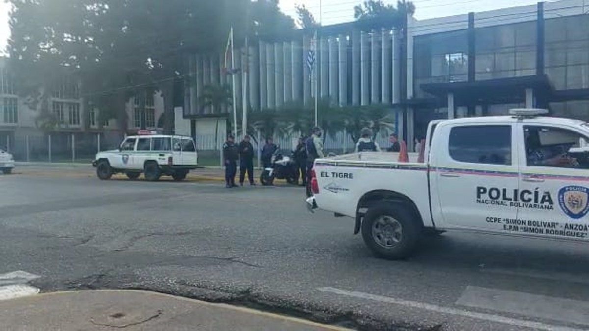 ARRASAN CON TODO lo que pisó Ernesto Paraqueima: esto pasa con una emisora de radio en El Tigre