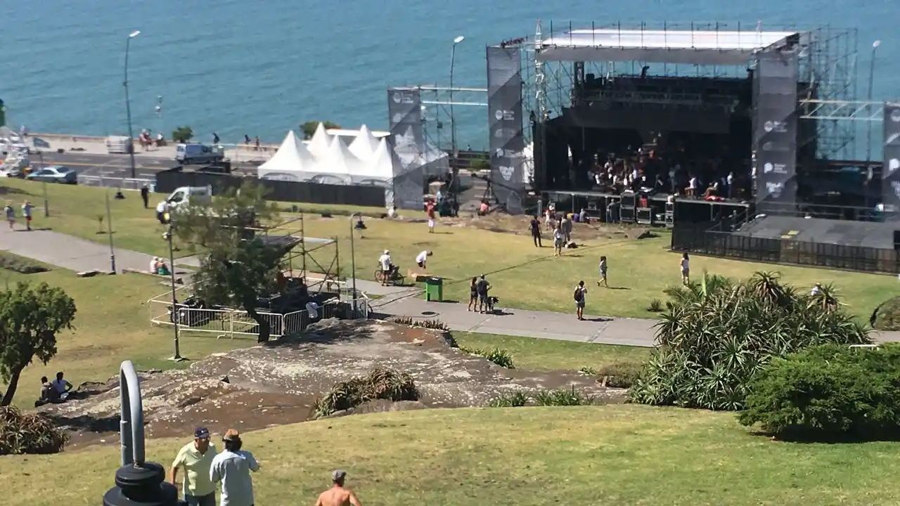 La Orquesta Filarmónica del Teatro Colón toca en el parque San Martín y engalana Mar del Plata