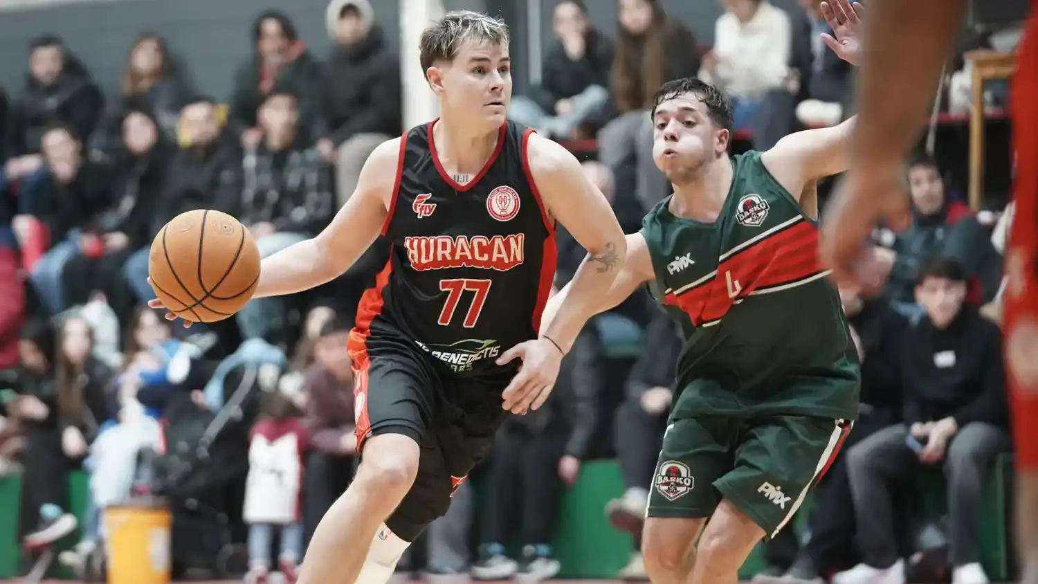 Huracán venció una vez más a Centro Basko y comanda en el Clausura