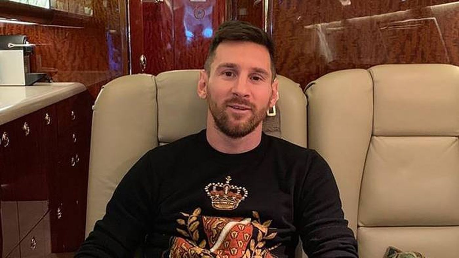 Messi pondrá a disposición su avión privado para que los jugadores convocados por Scaloni puedan viajar a la Argentina