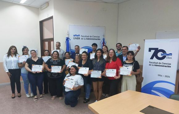 Entregaron certificados del curso de Gestión de Redes Sociales