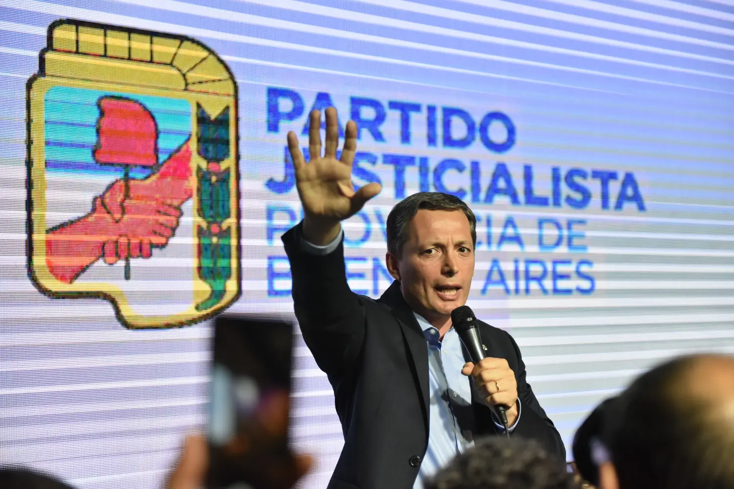 Gray no se alineó ni con Kicillof ni con CFK