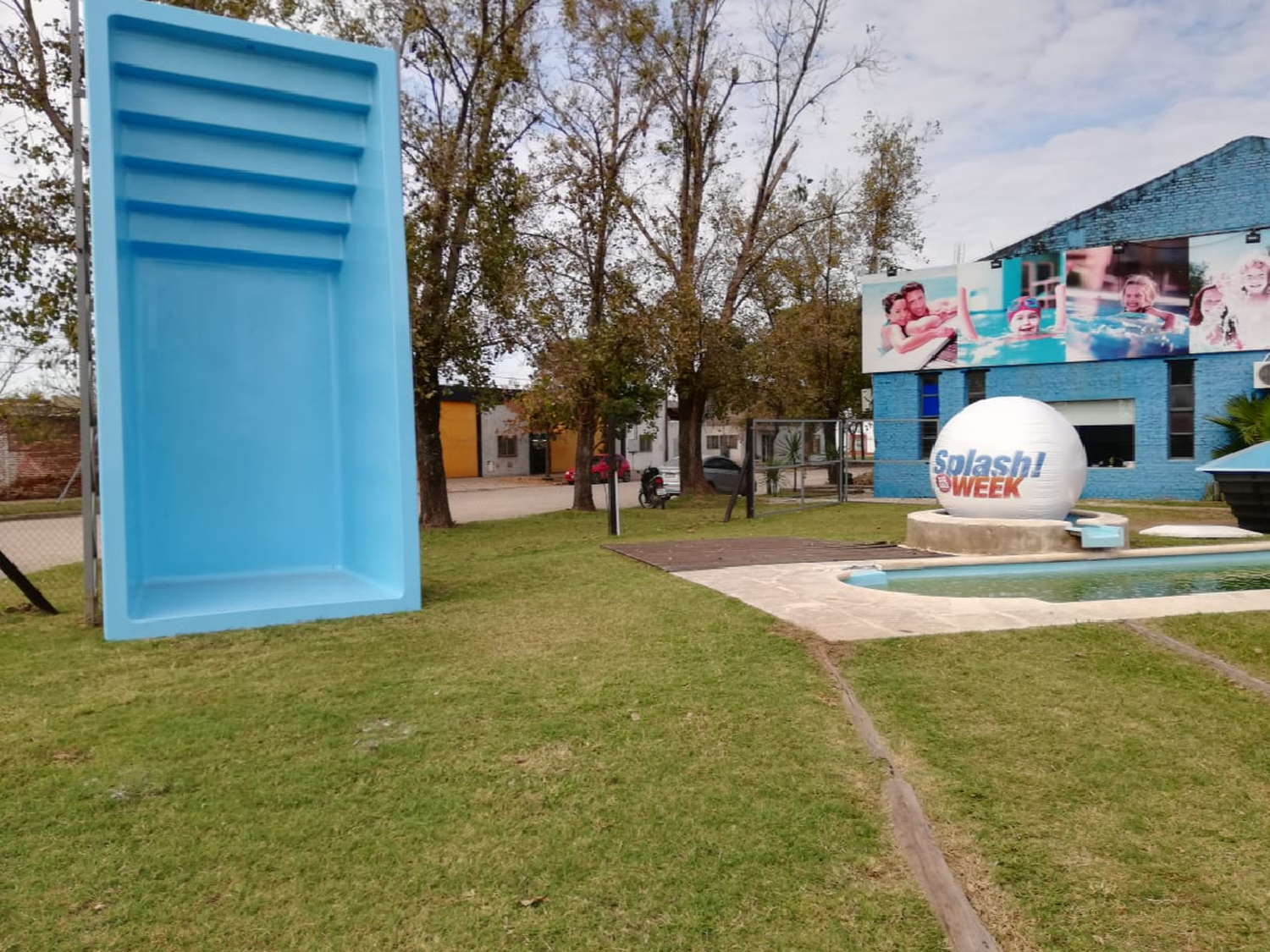 Insólito: se robaron una pileta en un predio de avenida Cervantes