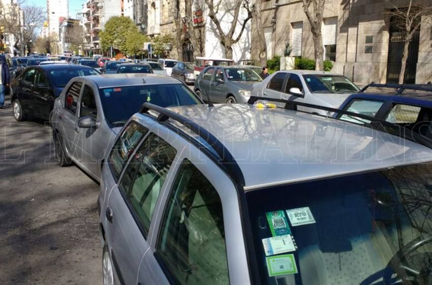 Remises: "Hay más viajes en este verano pero la plata rinde menos"