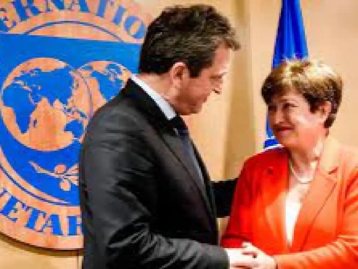 El FMI afirmó que trabaja "fuerte y muy estrechamente con la Argentina"