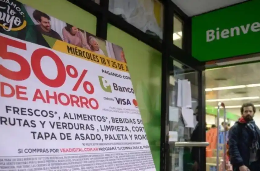 Investigan a supermercados por remarcar precios en los supermiércoles