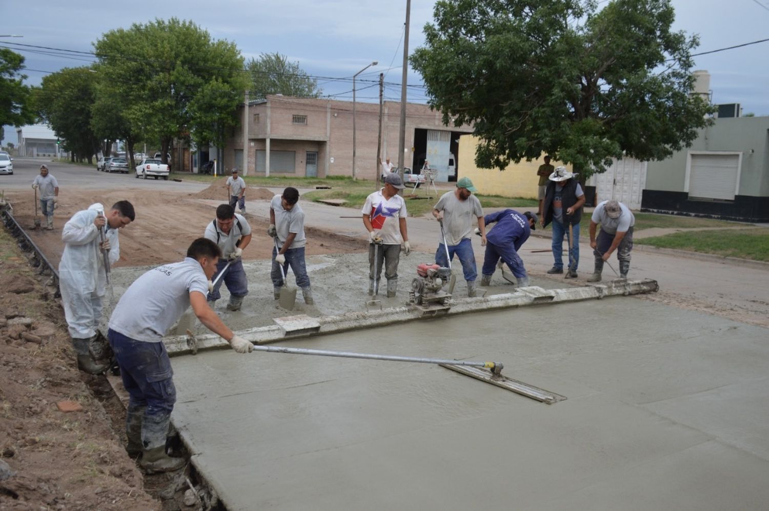 Fuerte trabajo del gobierno municipal en el acondicionamiento de calles y desagües