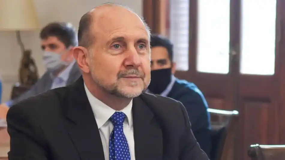 Polémica en Santa Fe: Gobernador Perotti propuso "recuperar días de clase" los sábados, feriados y en vacaciones