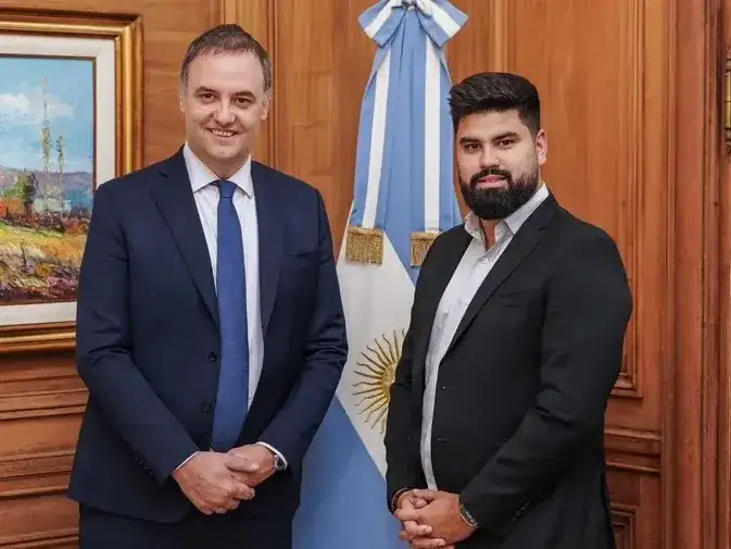 Manuel Adorni y Fabián Fernández.