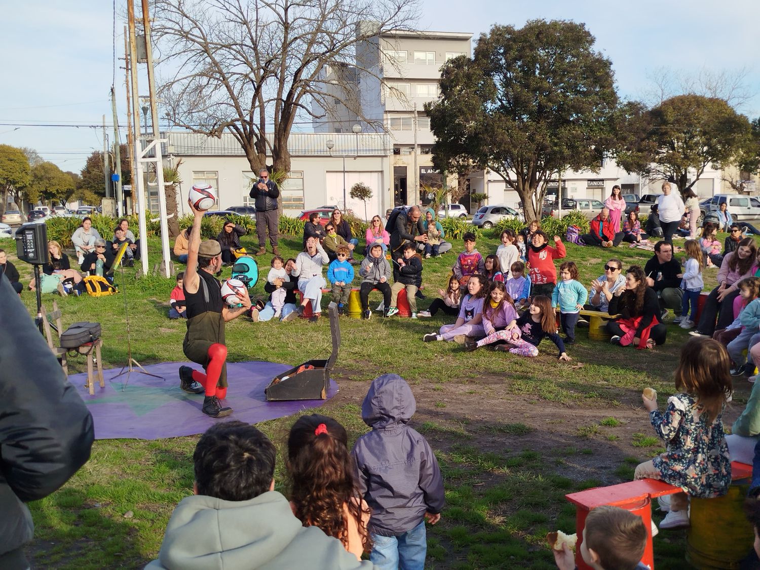 Espectáculos y arte para los más chicos en la varieté que abrió la agenda cultural de vacaciones