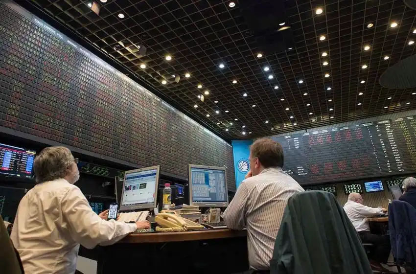 Luego de los anuncios de Silvina Batakis, caen las acciones y los bonos de la deuda y sube el riesgo país