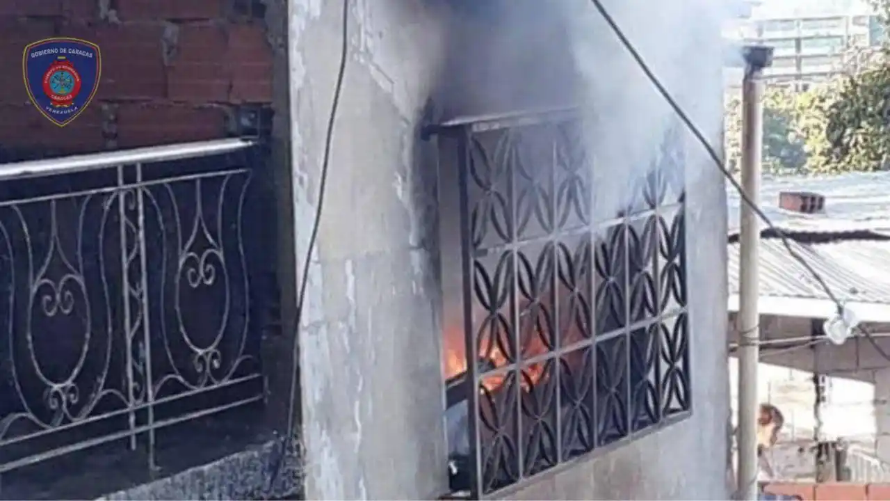 Madre y sus 2 hijos pequeños mueren quemados tras incendio en La Dolorita