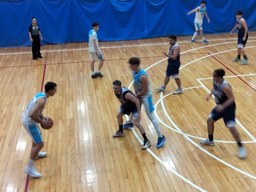 Náutico ganó en Zárate y lidera el oficial la ABZC.