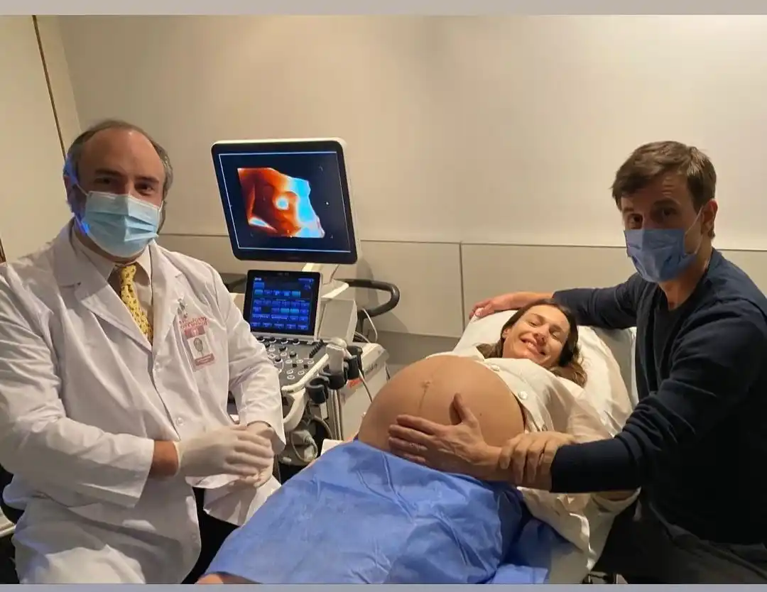 La hija de Pampita y Moritán se llama Ana y pesó 3,200 kilos