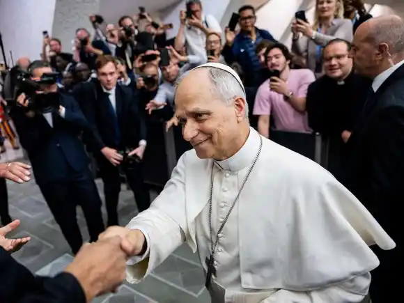 León XIV pidió a los altos mandos del Vaticano “evitar ambiciones” y trabajar con unidad