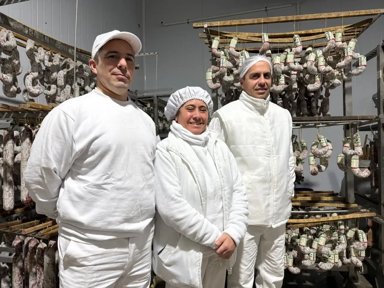 En el Día del Chacinado, El Eco recorrió la fábrica de Las Dinas en el Parque Industrial.