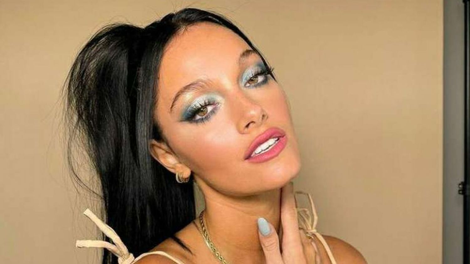 El ardiente desnudo total de Oriana Sabatini para promocionar su nuevo tema musical