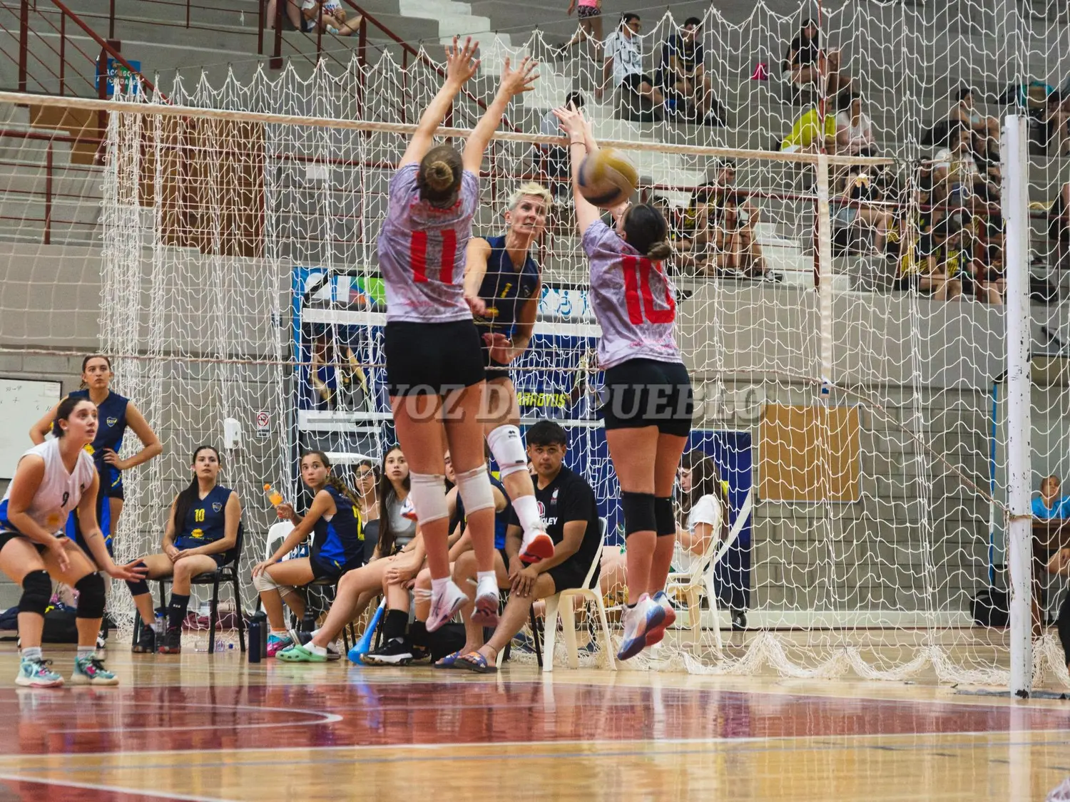 Tiemersma remató ante el doble bloque de Rivolta (11) y Leoni (10). En el Femenino, Boca se consagró ante Chaves