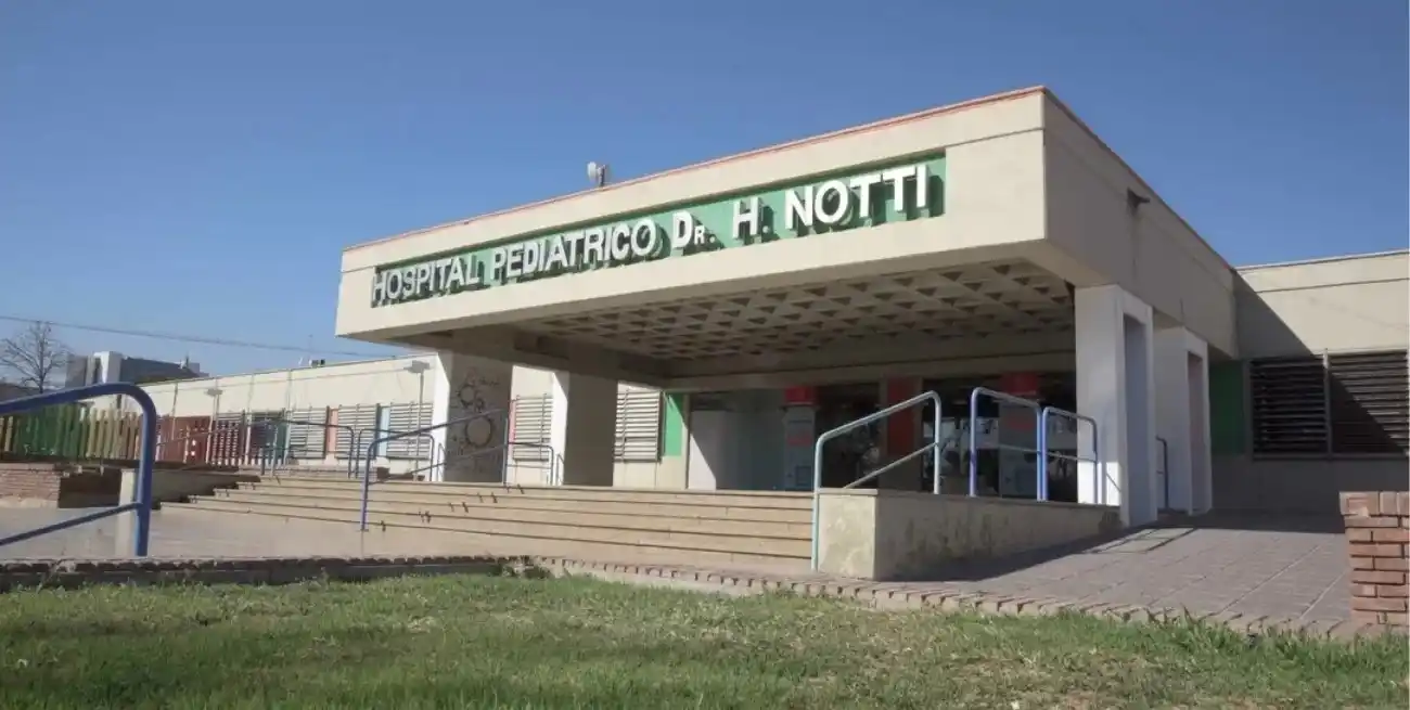 La menor fue trasladada de urgencia al Hospital Humberto Notti, donde se le amputó el brazo derecho.