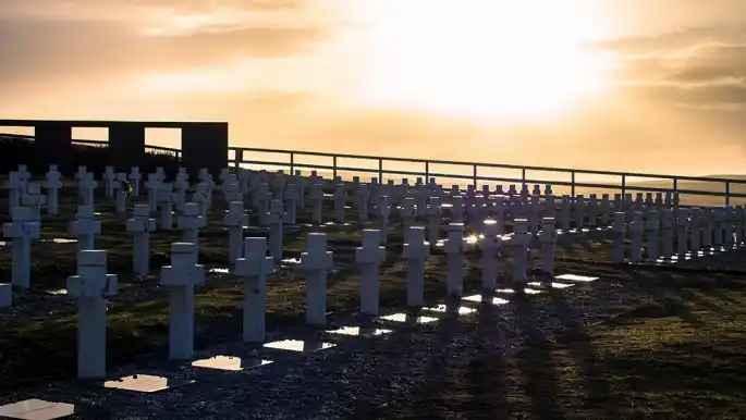 Familiares de caídos en Malvinas reciben los informes de identificación