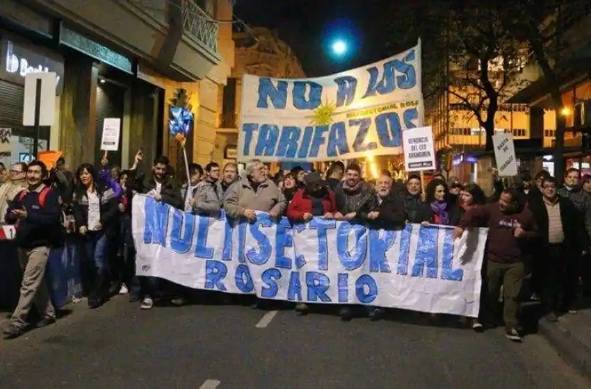 Alcaraz: “El gobierno provincial siguió la misma política que el nacional en la quita de subsidios”