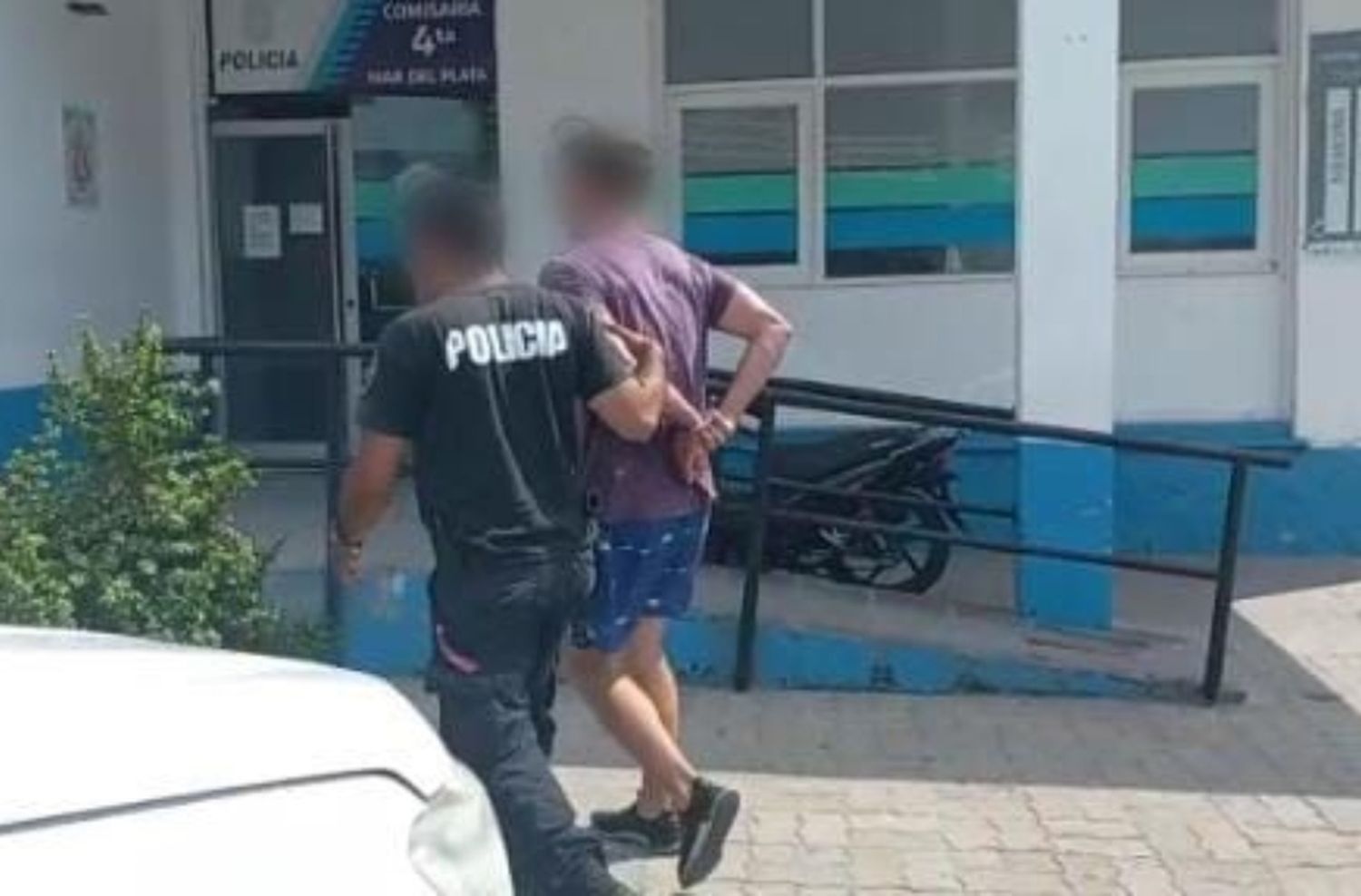 Amenazó con una cuchilla a su pareja y quiso prender fuego la casa