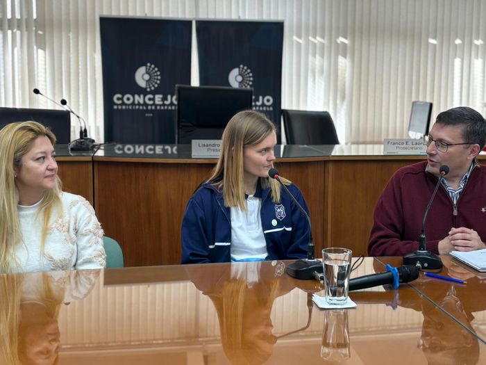 El Concejo recibió a Catalina Zenklusen antes de su participación en las Olimpiadas Iberoamericanas de Biología - 1