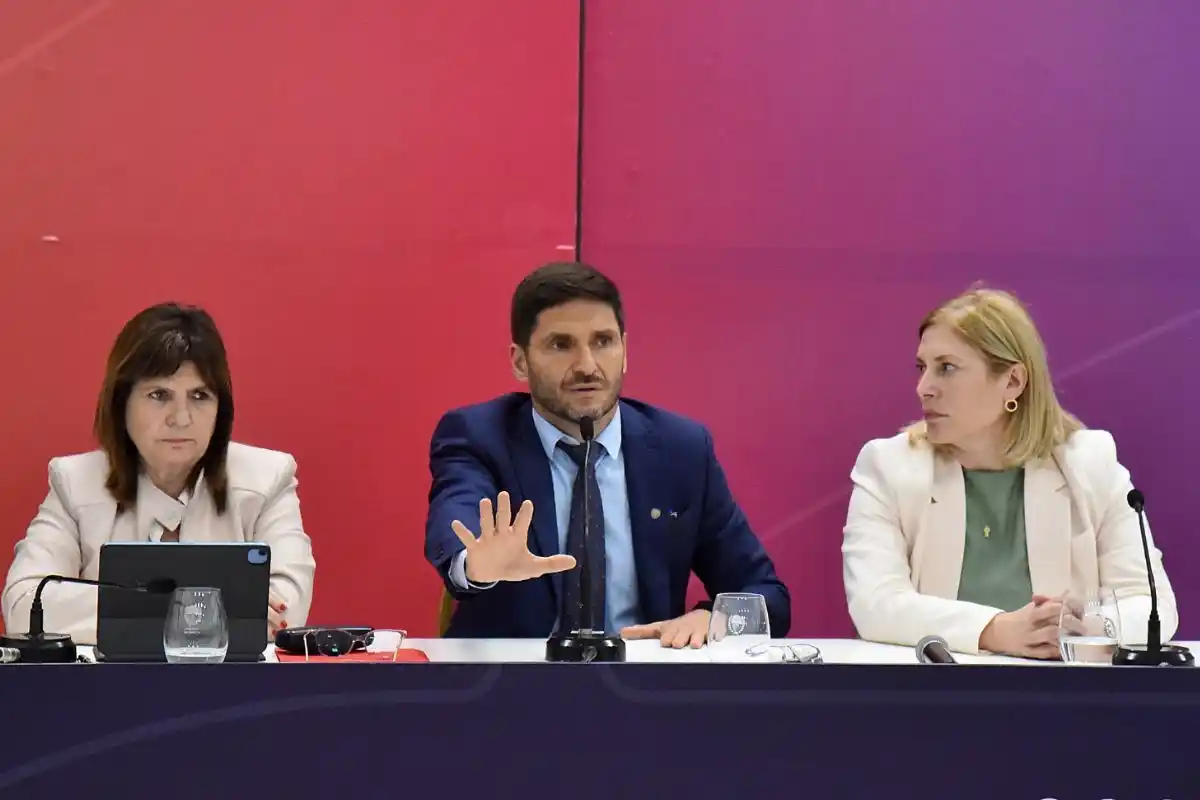 Conferencia de prensa del Gobernador, junto con los ministros nacionales Patricia Bullrich y Luis Petri.