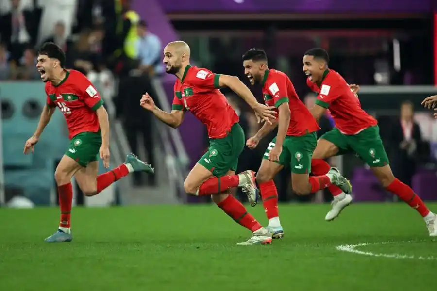 La alegría marroquí, tras la victoria sobre España. / Foto: Fernando Gens, enviado especial Telam