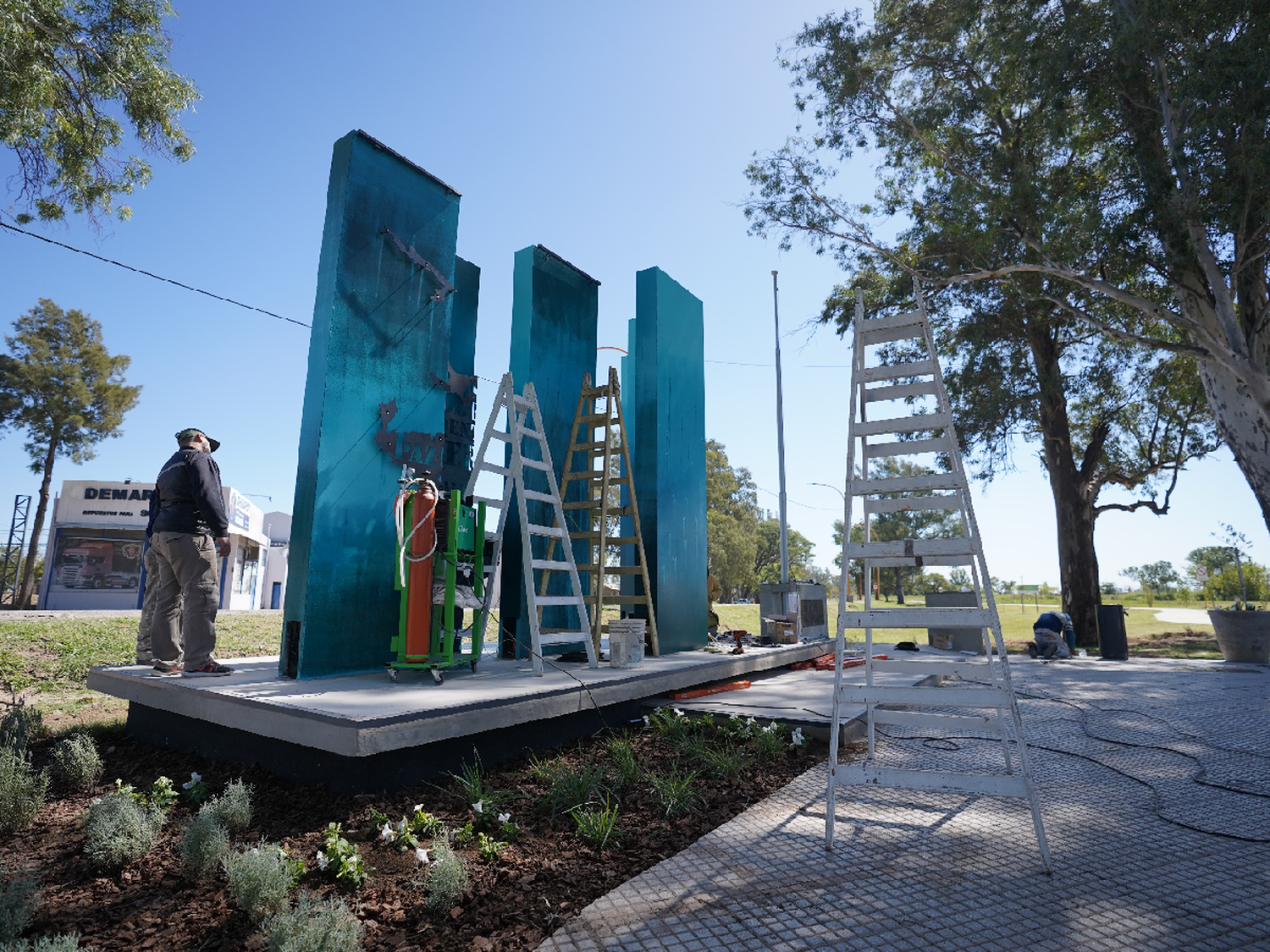 Vigilia, acto y nuevo monumento a 40 años de la guerra de Malvinas