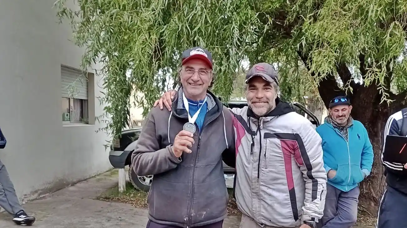 Cattaneo y Alperte están en los primeros lugares del campeonato anual.
